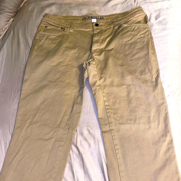 Magellan Outdoor utility pants. Size 40x30 - Picture 1 of 7